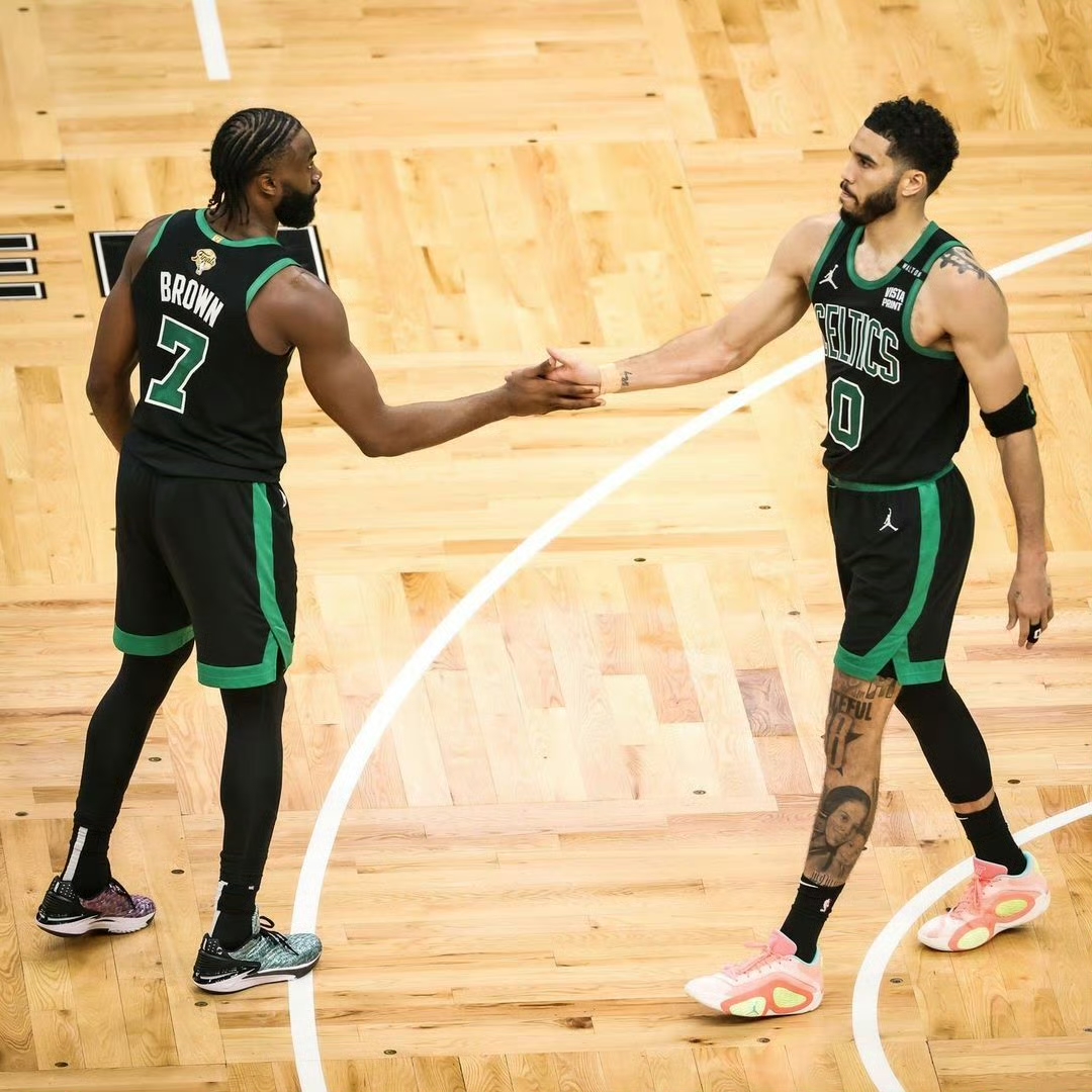 赛前广州队备战NBA季后赛；内部沟通细节曝光；赛场秩序良好；资深球员宣示担当的简单介绍