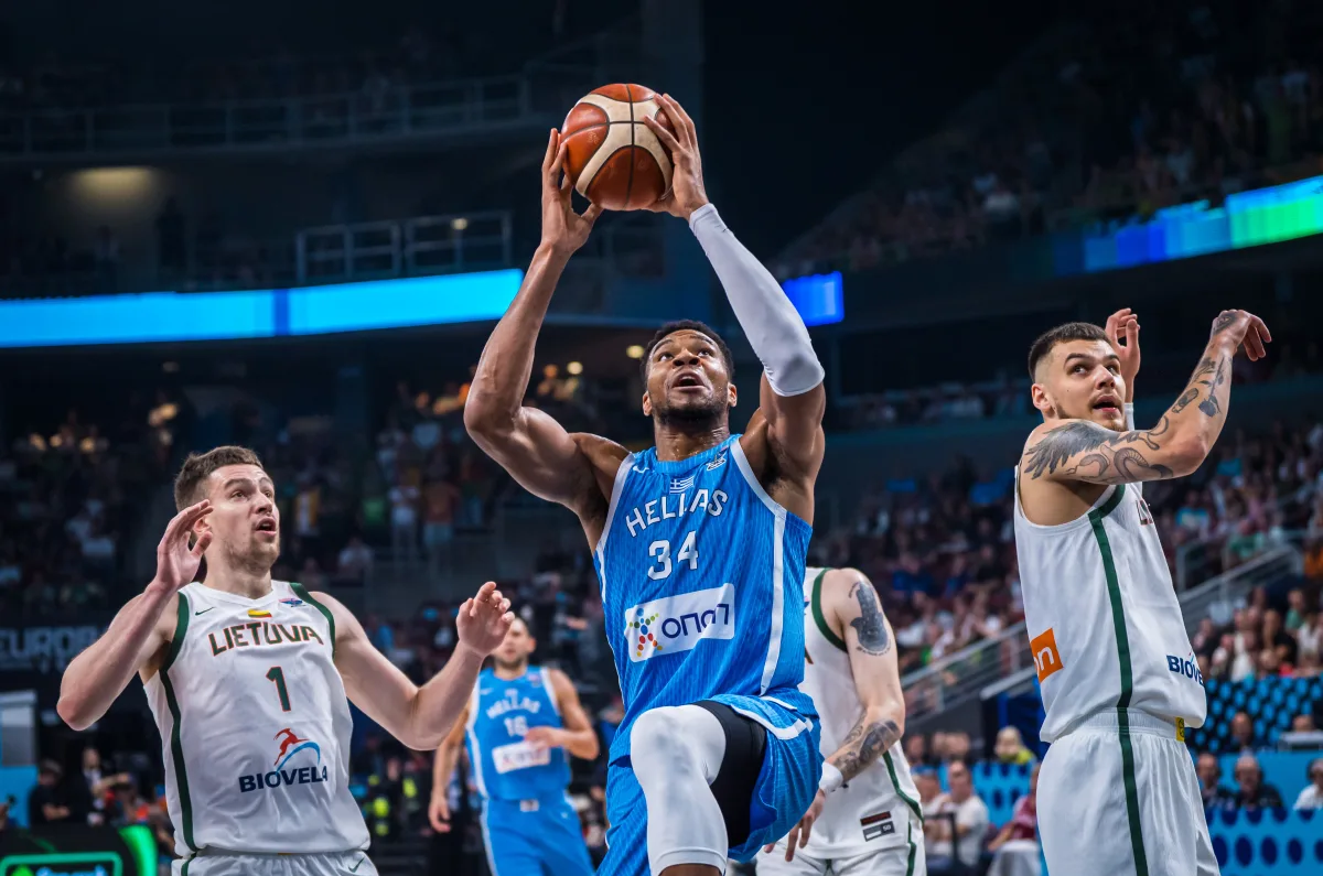 赛后突围战来临，萨克拉门托国王围绕CBA季后赛队长鼓劲，气氛紧张，赛季目标并未改变的简单介绍